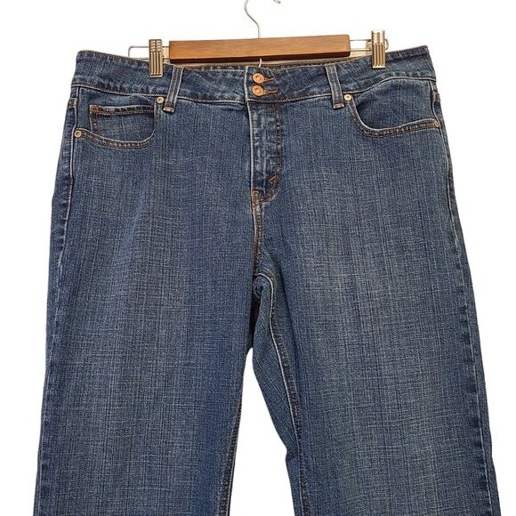 Levis 526 Jeans Womens Size 14 M Slender Boot Cut Mid Rise Dark Wash Denim - Picture 2 of 8